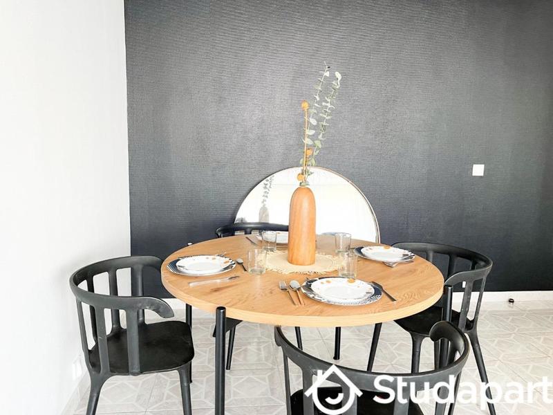 Chambre - 9 m² - 1 pièce