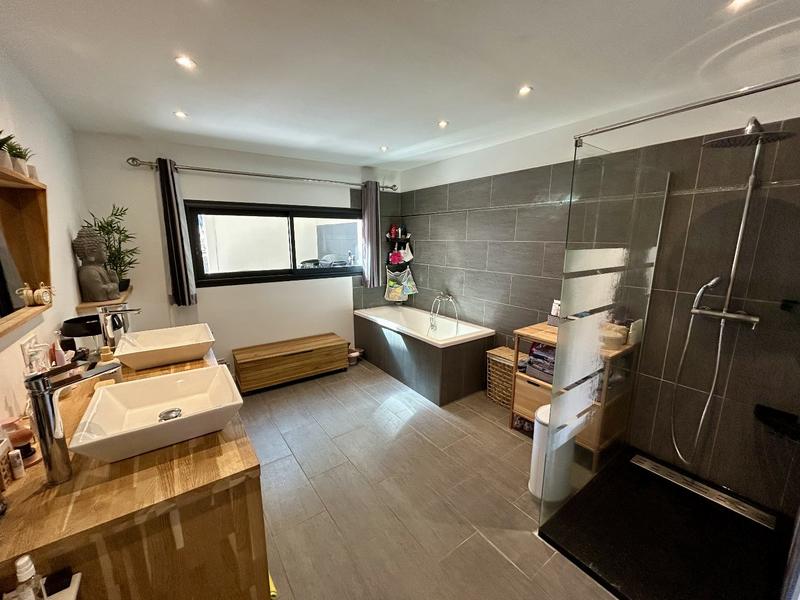 Maison - 161 m² - 4 pièces