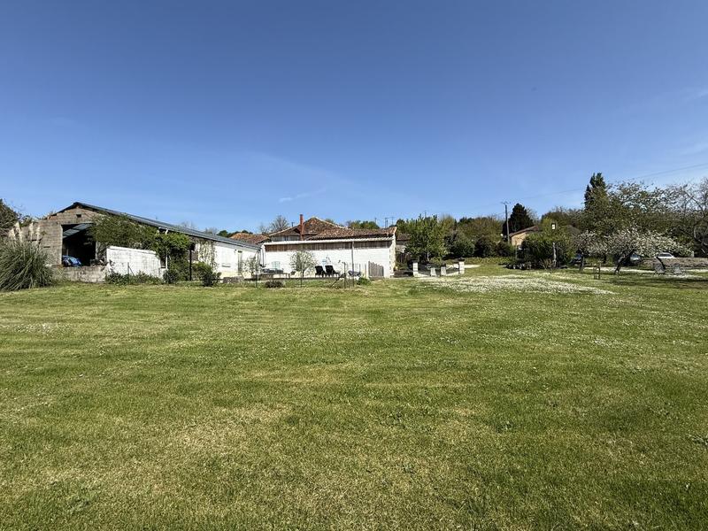 Maison - 294 m² - 10 pièces