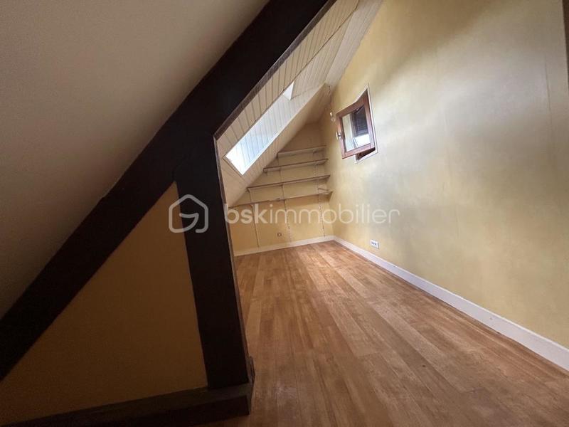 Maison - 220 m² - 10 pièces