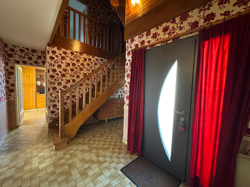 Maison - 179 m² - 8 pièces