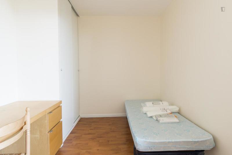 Chambre - 9 m² - 4 pièces