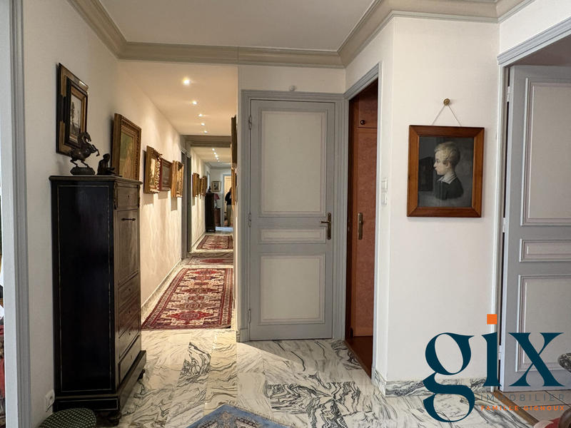 Appartement - 172 m² - 6 pièces