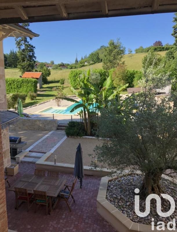 Maison - 450 m² - 10 pièces