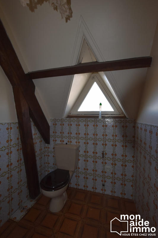 Maison traditionnelle - 240 m² - 9 pièces