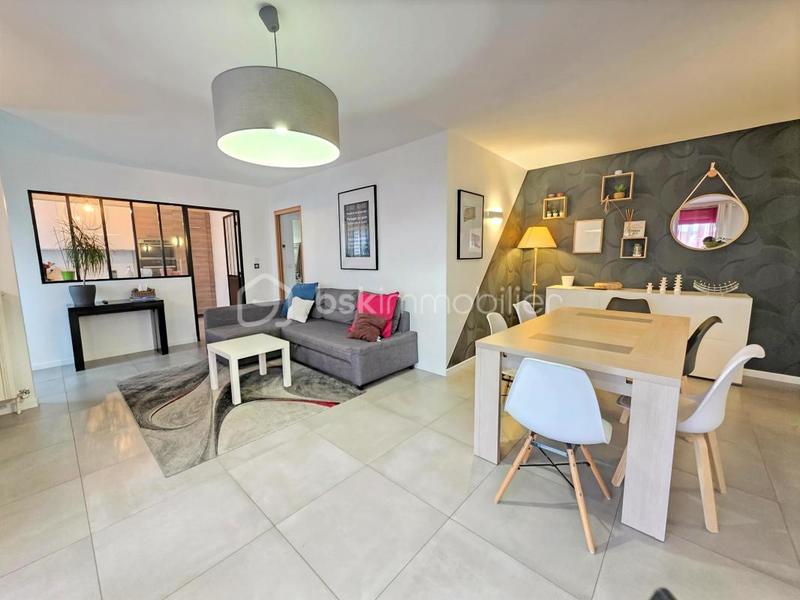 Maison - 193 m² - 8 pièces