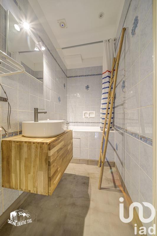 Maison - 218 m² - 8 pièces