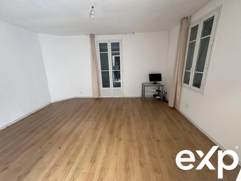 Fonds de commerce - Local commercial - 10 000 m²