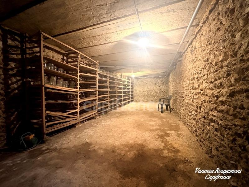 Maison - 225 m² - 8 pièces