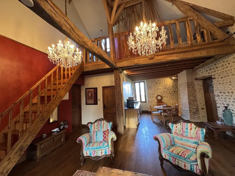 Maison ancienne - 450 m² - 12 pièces