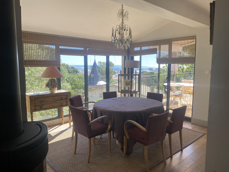 Maison - 190 m² - 8 pièces