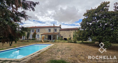 Maison ancienne - 228 m² - 8 pièces