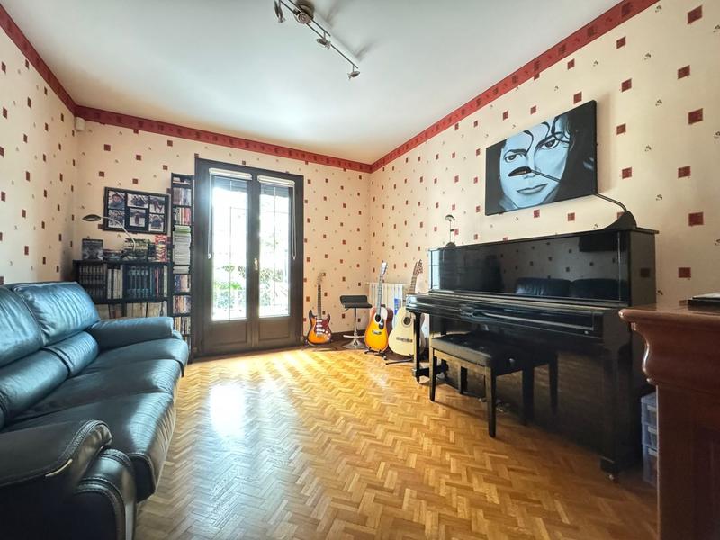 Maison - 224 m² - 8 pièces