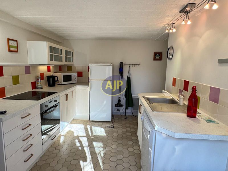 Maison - 201 m² - 11 pièces