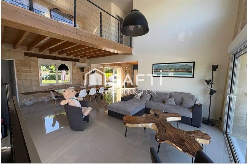 Villa - 209 m² - 6 pièces