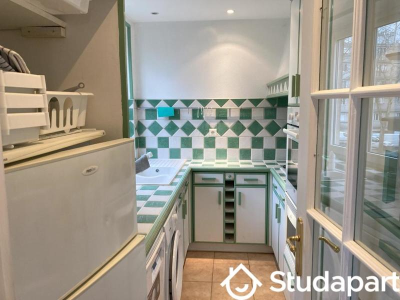 Chambre - 9 m² - 1 pièce