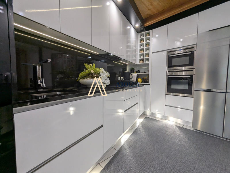 Appartement - 85 m² - 4 pièces