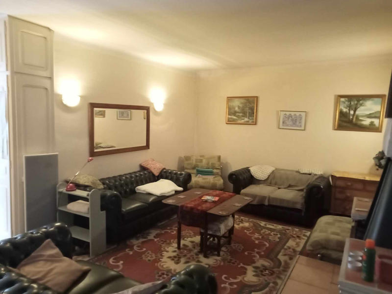 Maison - 231 m² - 12 pièces