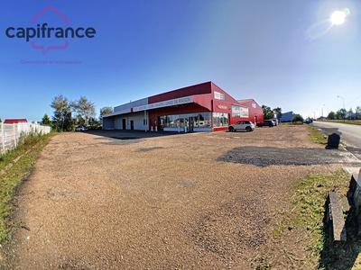 Local commercial - 980 m² - 3 pièces