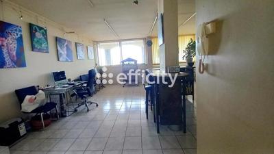 Bureau - 67 m² - 1 pièce