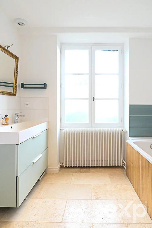 Maison - 330 m² - 13 pièces