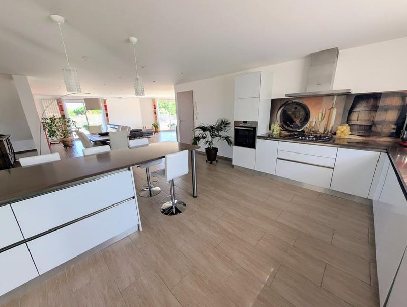 Maison - 181 m² - 4 pièces