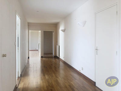 Appartement - 144 m² - 5 pièces