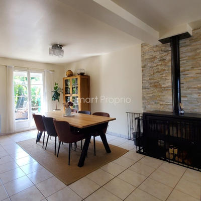 Maison - 140 m² - 6 pièces