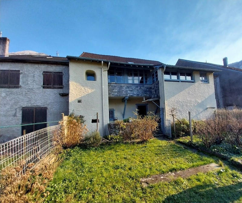 Maison - 180 m² - 7 pièces