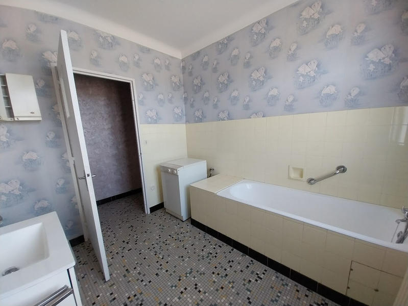 Maison - 180 m² - 8 pièces