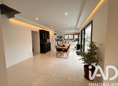 Maison - 149 m² - 7 pièces
