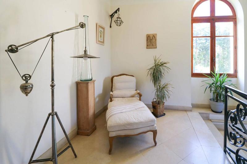 Demeure - 480 m² - 15 pièces