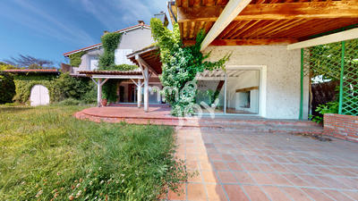 Propriété - 220 m² - 7 pièces