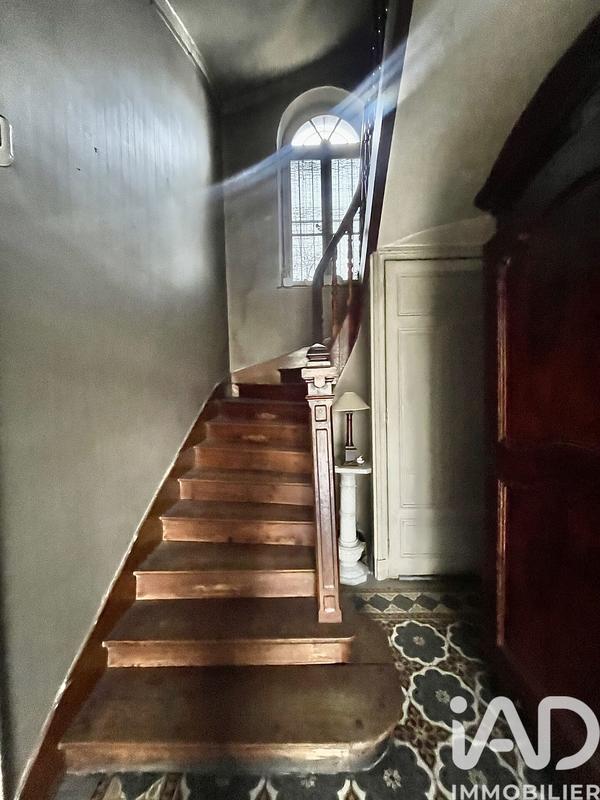 Maison - 241 m² - 14 pièces