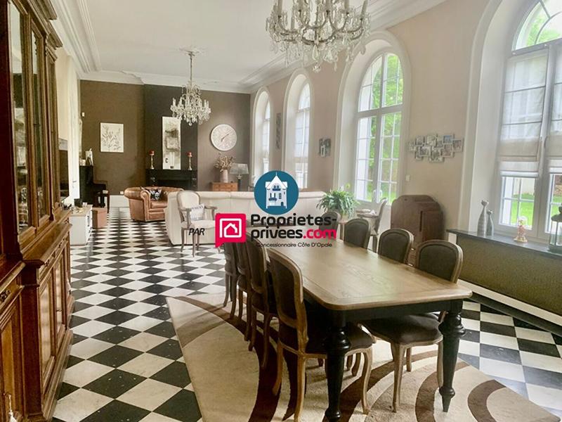 Maison - 316 m² - 12 pièces