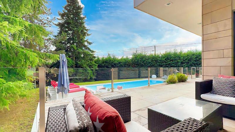 Maison - 353 m² - 7 pièces