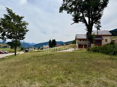 Terrain constructible - 675 m²