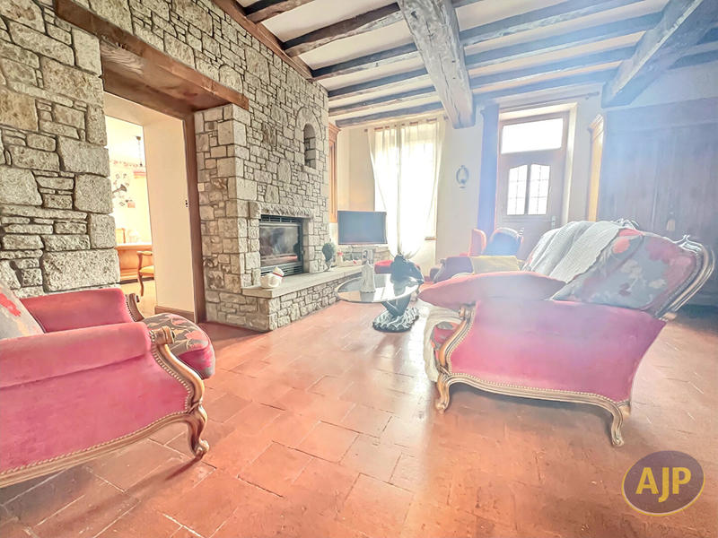 Maison - 152 m² - 6 pièces
