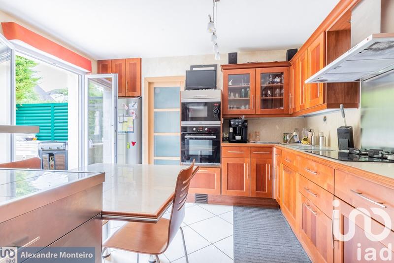 Maison - 180 m² - 8 pièces