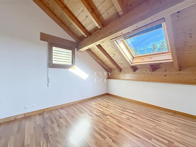 Maison - 300 m² - 6 pièces