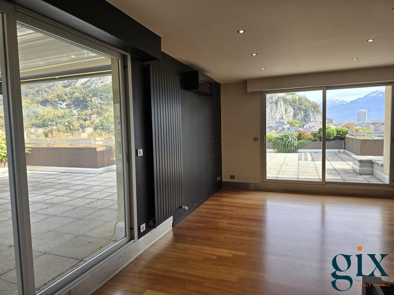 Duplex - 157 m² - 5 pièces