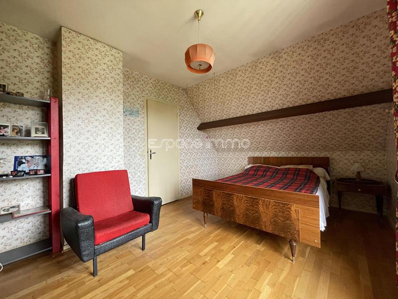 Maison - 99 m² - 6 pièces