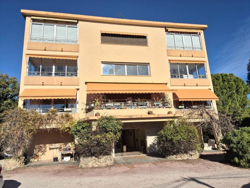 Appartement - 140 m² - 4 pièces