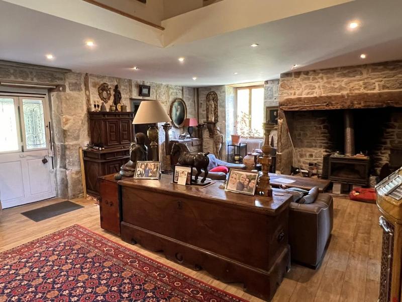 Propriété - 230 m² - 7 pièces