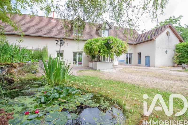 Maison - 180 m² - 9 pièces