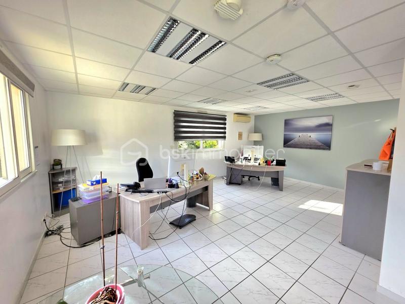 Bureau - 261 m² - 9 pièces