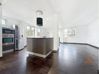 Appartement - 79 m² - 3 pièces