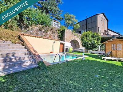 Maison - 230 m² - 10 pièces