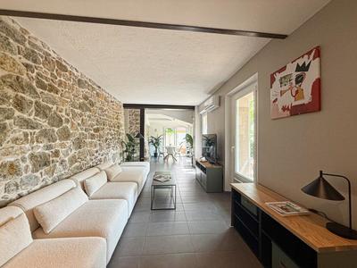 Immeuble - 146 m² - 8 pièces