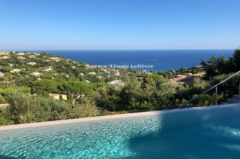 Maison - 240 m² - 6 pièces